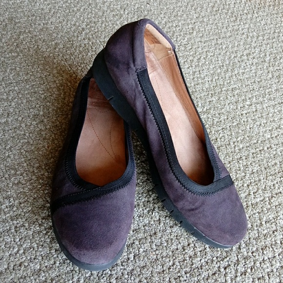 Clarks Shoes - Clarks Artisan Leather Purple Slip On Shoes Sz10W